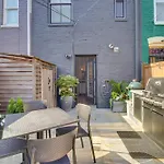 Stunning Dc Townhome With Private Outdoor Space!