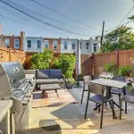 Stunning Dc Townhome With Private Outdoor Space!
