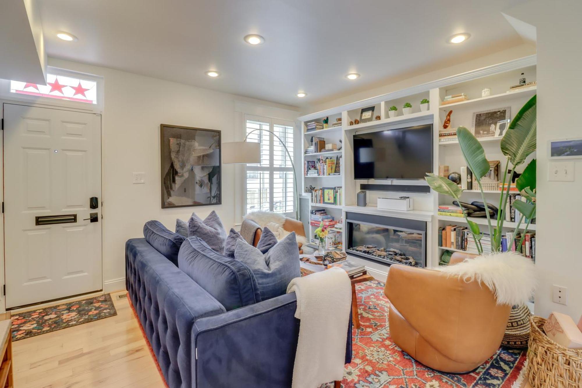 Stunning Dc Townhome With Private Outdoor Space! Ferienhaus