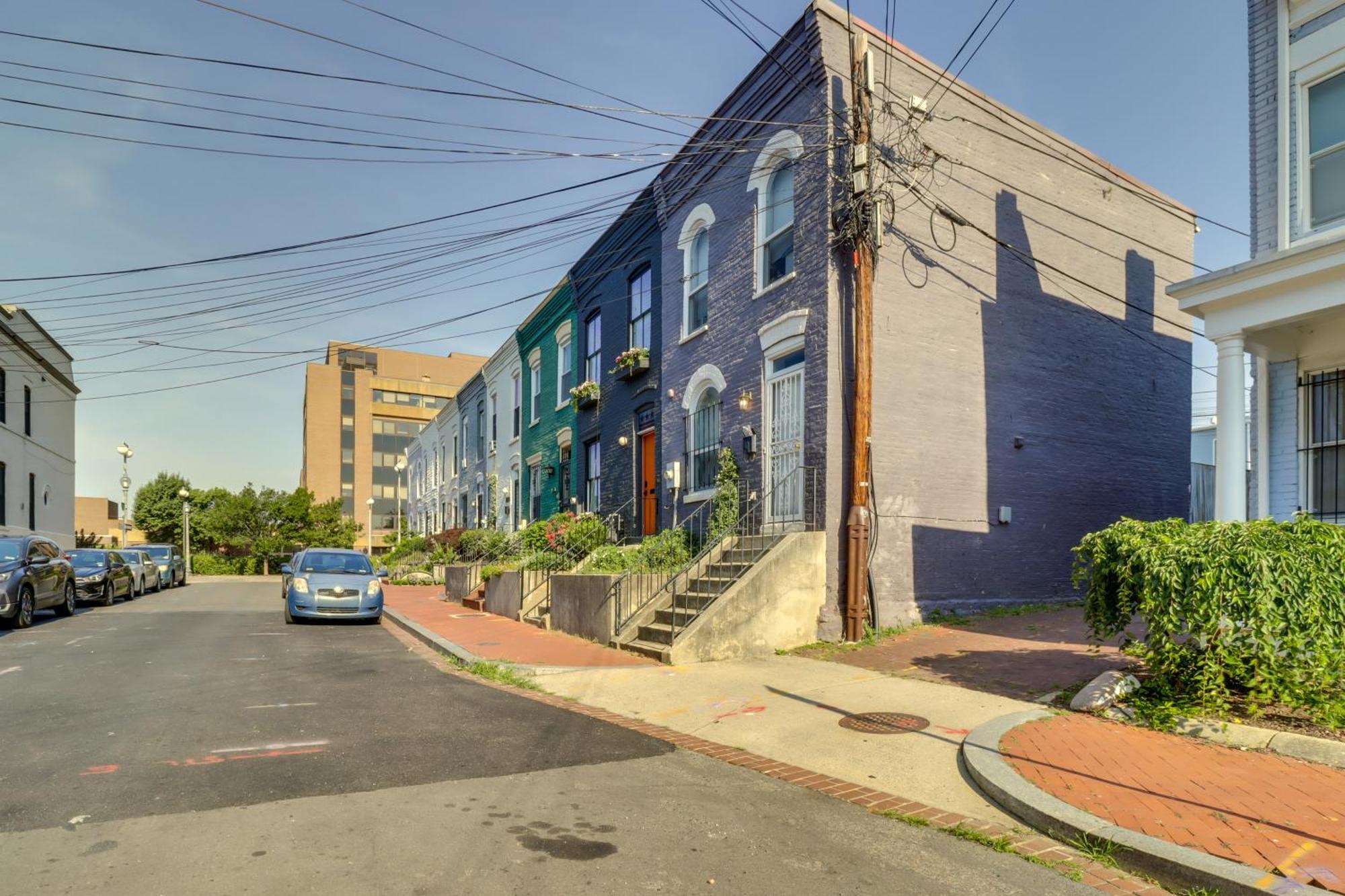 Holiday home Stunning Dc Townhome With Private Outdoor Space! Washington